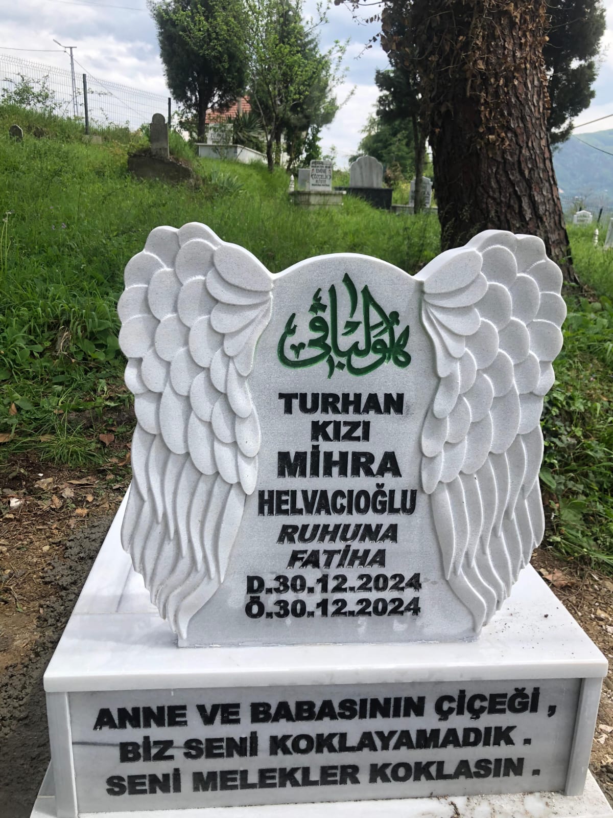 3 BOYUTLU MELEK KANATLI ÇOCUK MEZAR