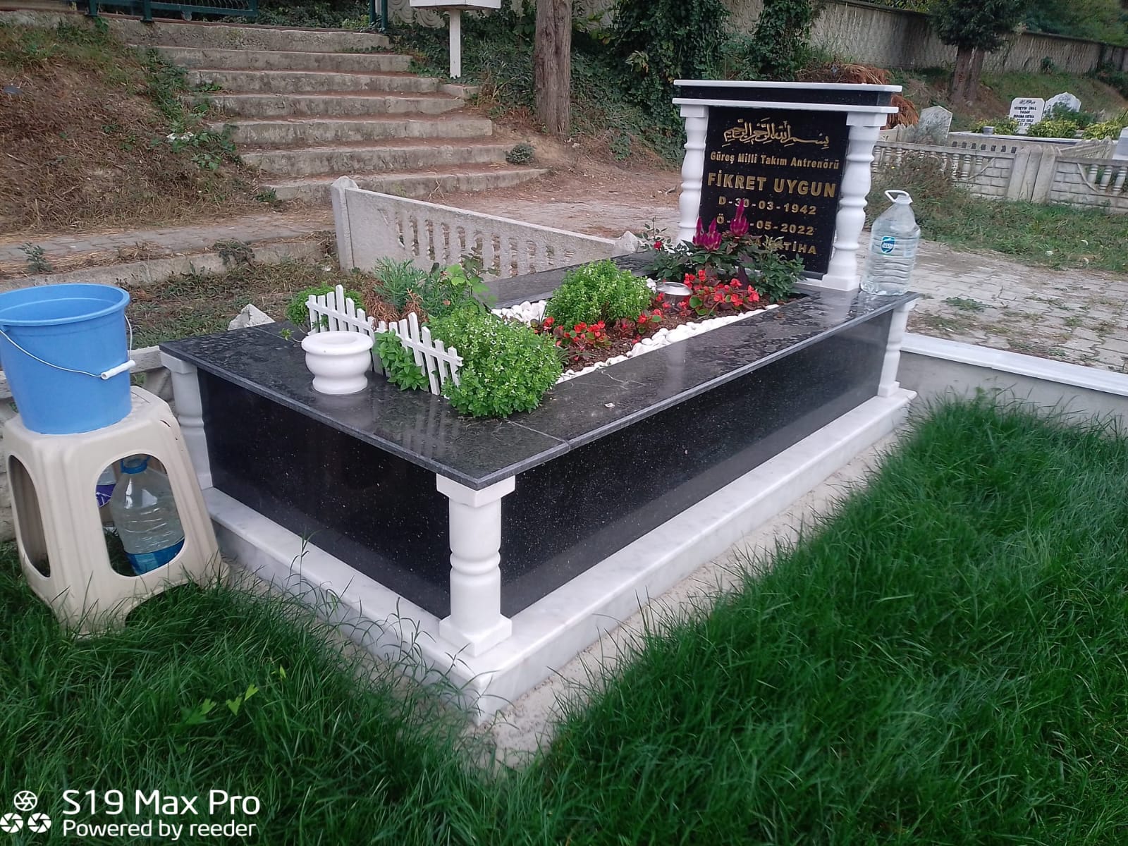 MUĞLA BEYAZI VE SİYAH GRANİT MEZAR