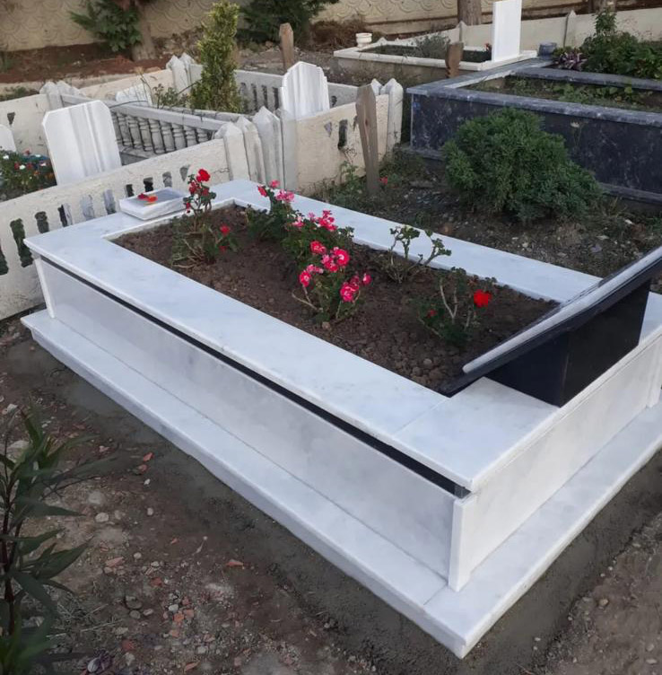 MUĞLA MERMERİ VE SİYAH GRANİT ŞERİTLİ MEZAR